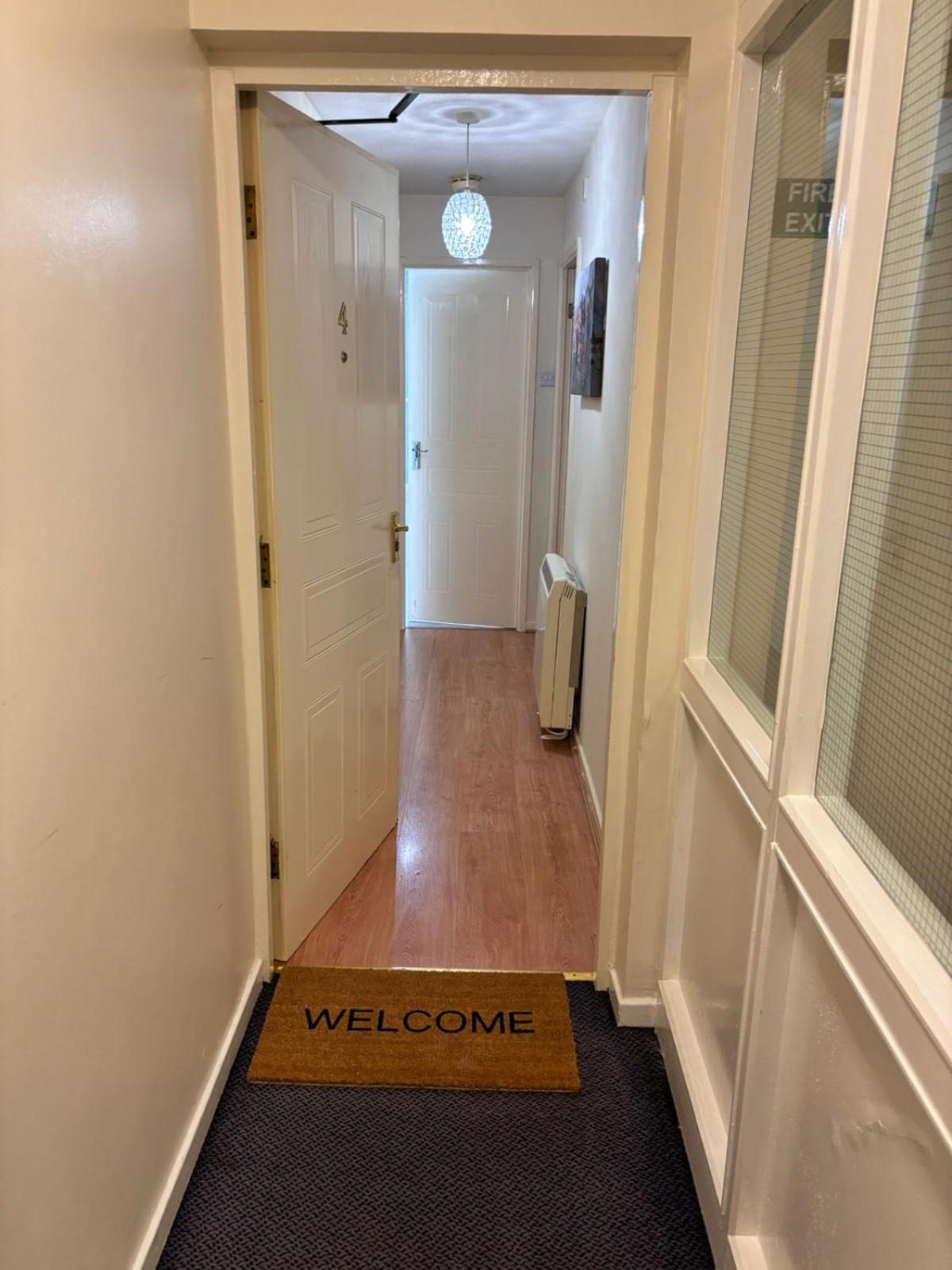 Lovely 2 Dbl Bed Apartment Near Heaton Park And North Manchester Hospital With Parking Eksteriør bilde